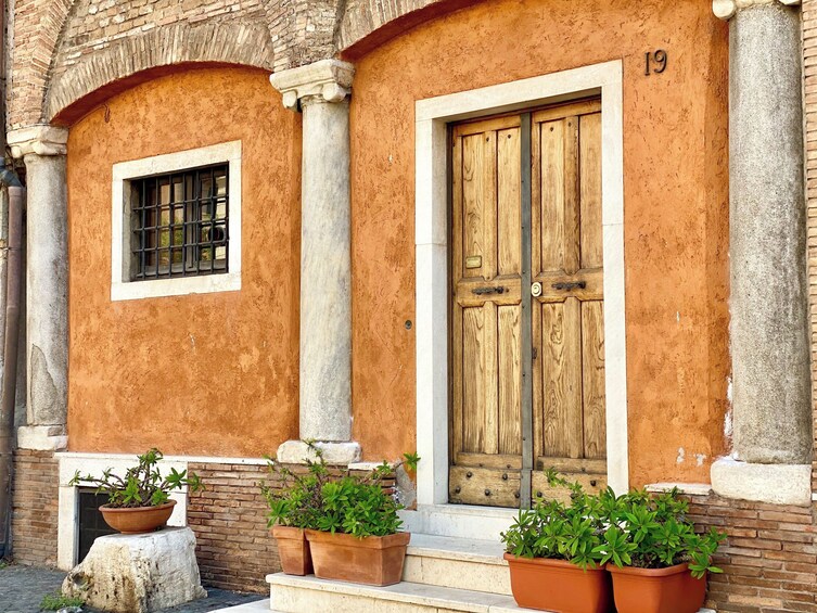 Private or Small Group Guided Tour of Trastevere & Its Undergrounds