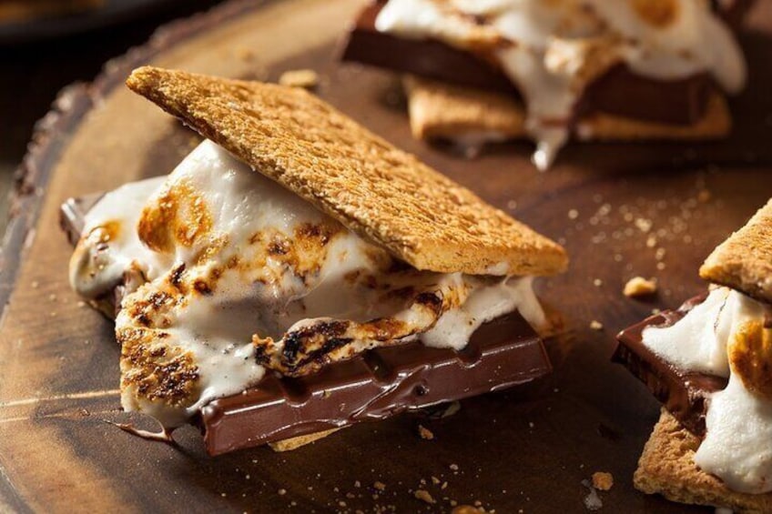 Guided Roasted S'mores, Honey and Mulled Wine Tasting in Kelowna