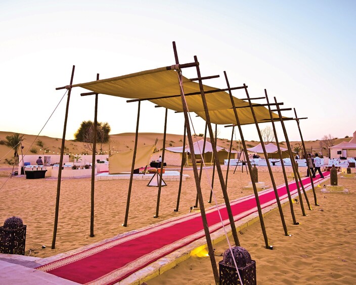 Dubai Caravanserai Desert Dinner with 5-Star BBQ Buffet & Shows