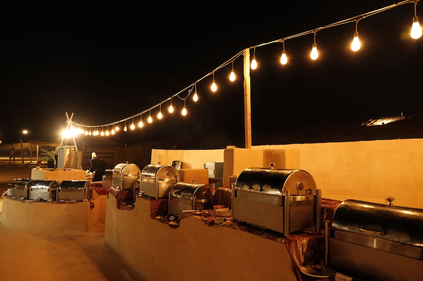 Dubai Caravanserai Desert Dinner with 5-Star BBQ Buffet & Shows
