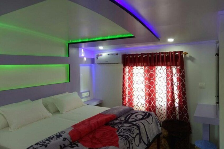 5 Day Explore Kerala (Private houseboat incl. Resort,Hotel,Cab