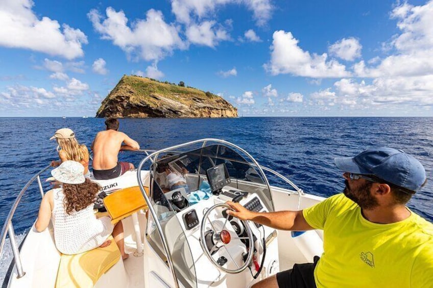 Private Boat Tour of the Islets in Vila Franca do Campo