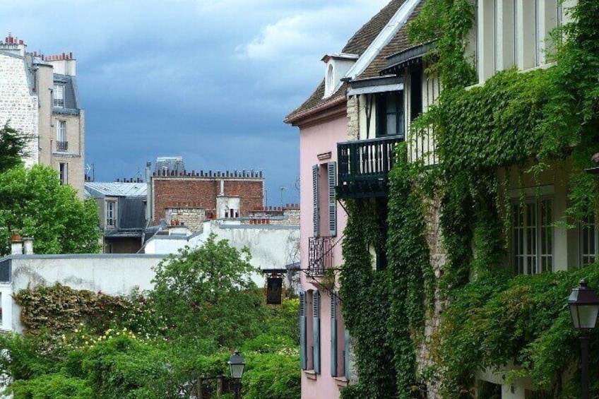 Montmartre Self Guided Walking Tour with an App