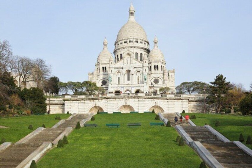 Montmartre Self Guided Walking Tour with an App