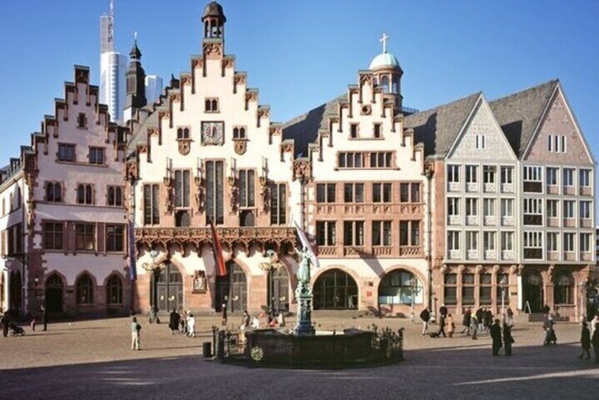 Frankfurt Highlights & hidden Gems Walking Tour