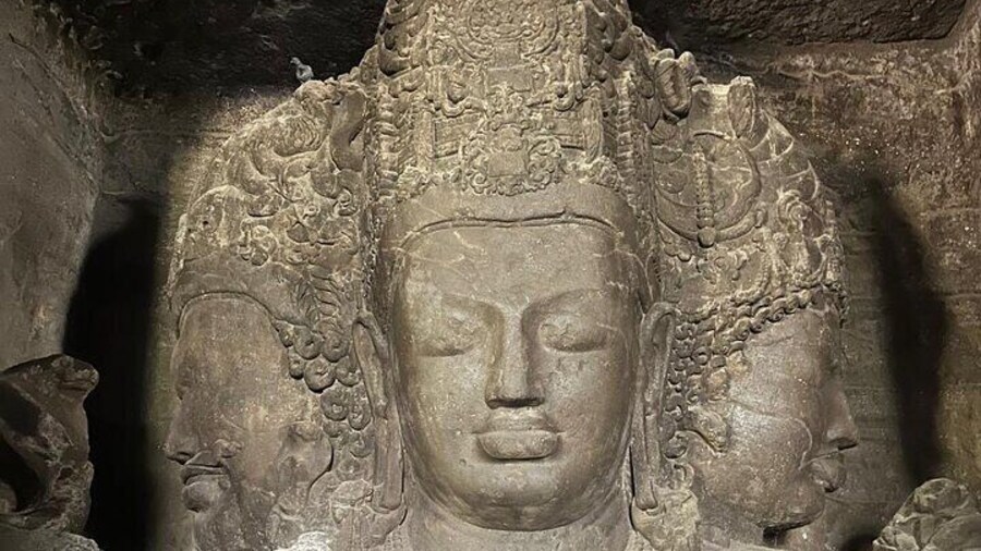Elephanta Caves Exploration: Guided Tour with Ferry Experience