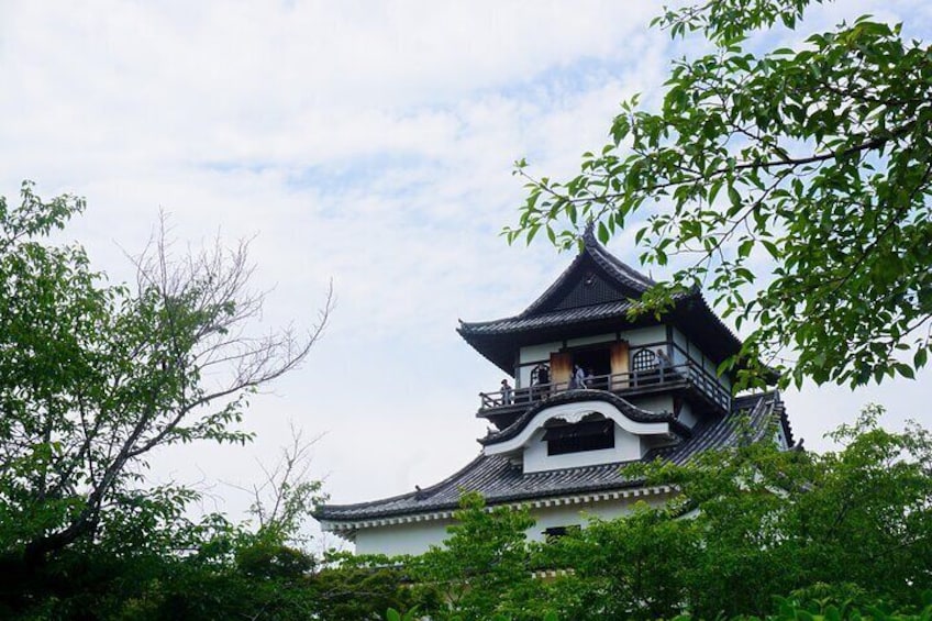 Inuyama castle is the oldest existing castle in Japan! Inside the castle, there are steep stairs.