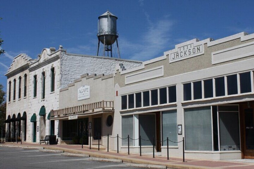 1 Hour Ghosts Guided Walking Tour of Old Round Rock