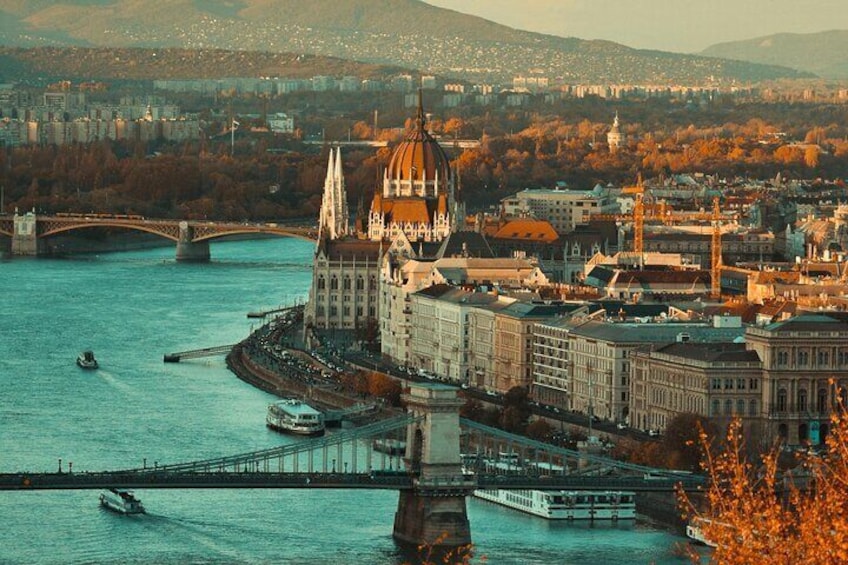 Vienna/Bratislava:DayTrip to Budapest and Bratislava,two capitals