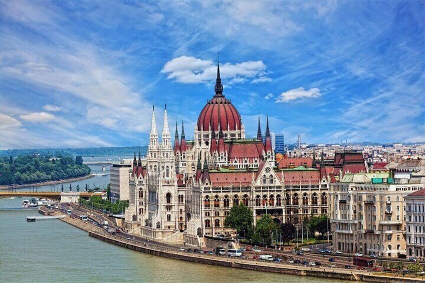 Bratislava and Budapest Small Group Guided Tour from Vienna