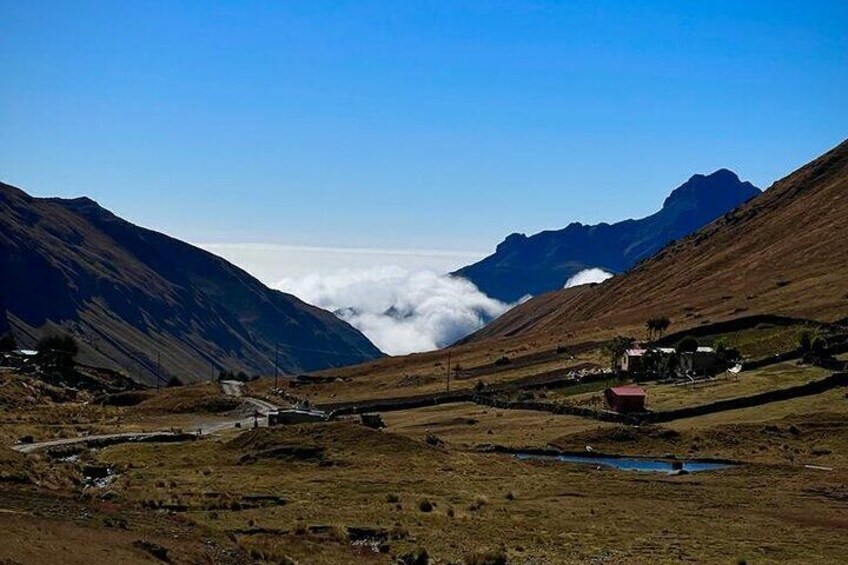 view from the first descent, we continue walking above the clouds