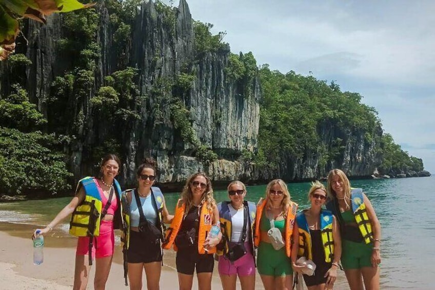 Private Underground River Tour from Puerto Princesa to El Nido