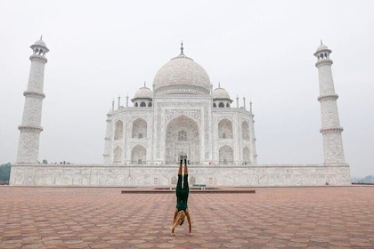 Hyderabad to Agra One Day Private Tour