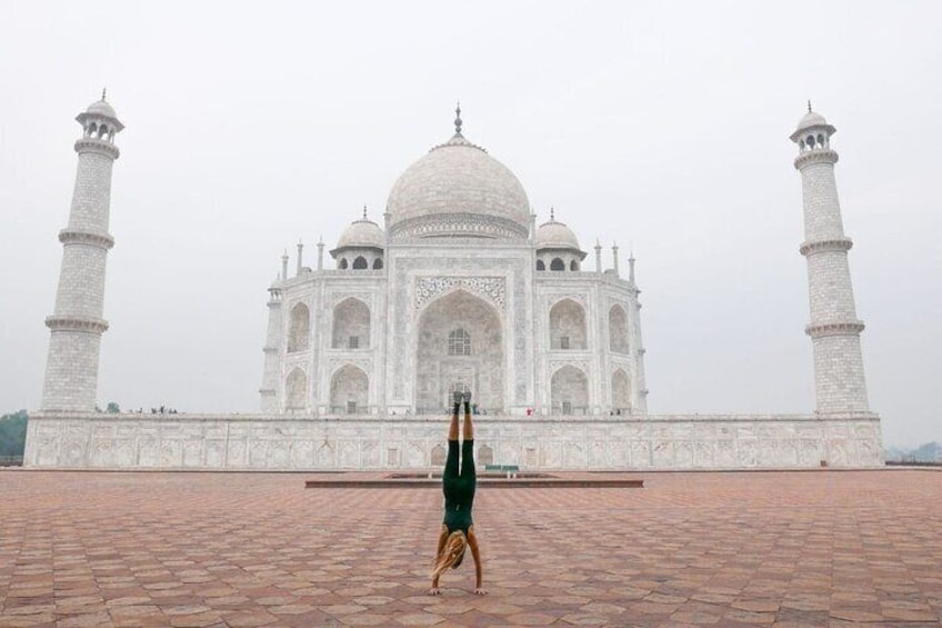 Hyderabad to Agra One Day Private Tour