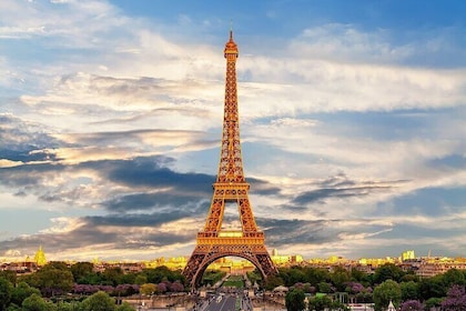 Eiffel Tower Skip-the-Line 2nd Floor Ticket with Private Guide