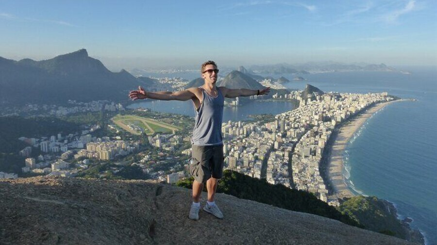Dois Irmãos Hike and Vidigal Favela Tour