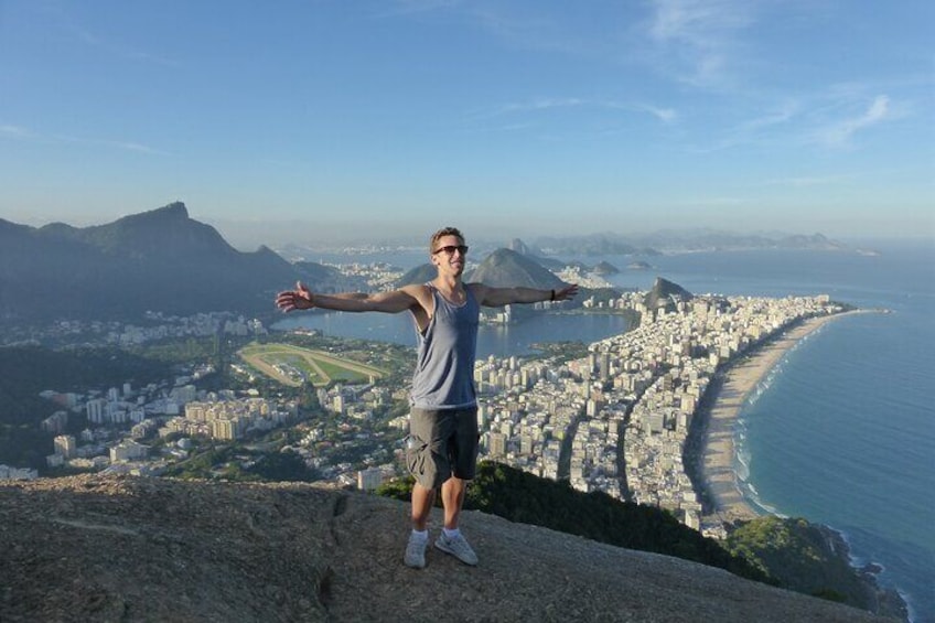 Dois Irmãos Hike and Vidigal Favela Tour