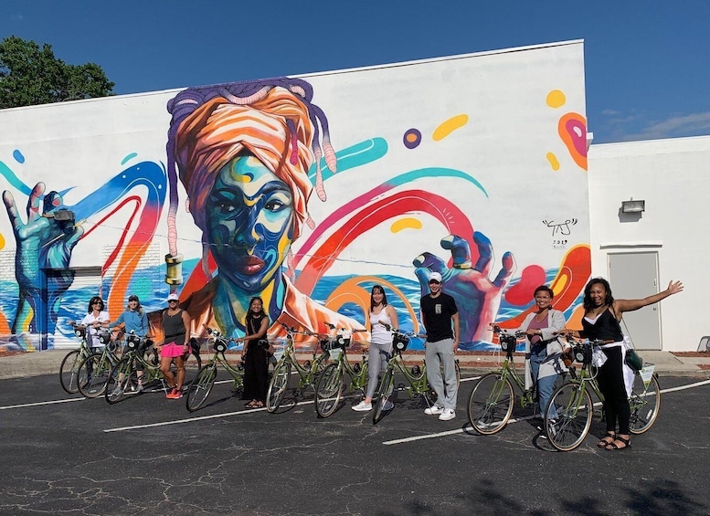 St. Petersburg: Awesome Mural Biking Tour