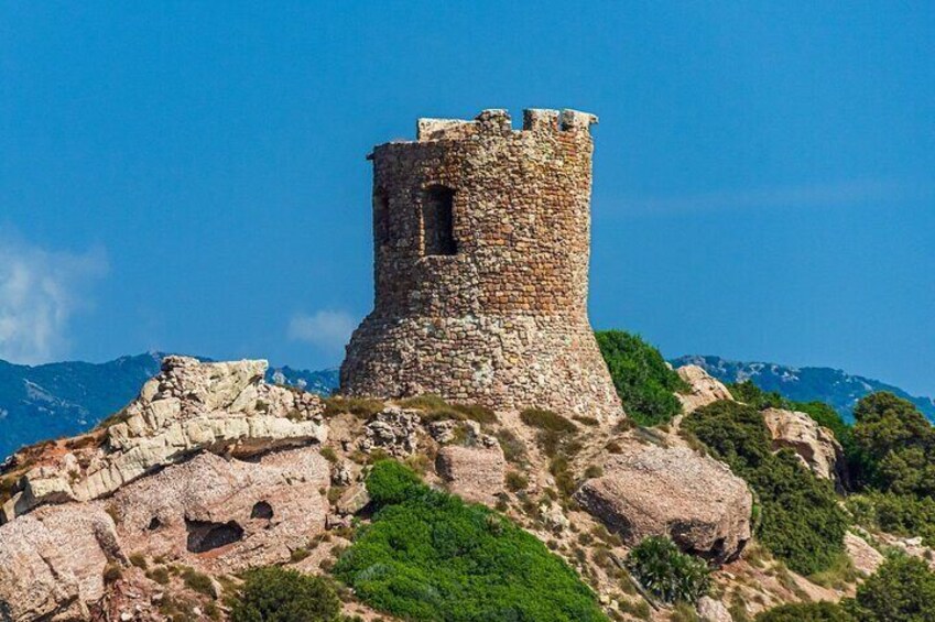 Alghero: Nuraghe Palmavera and Porto Conte Park small group Tour