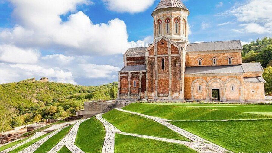 Bodbe Sighnaghi and Telavi Discovery Tour