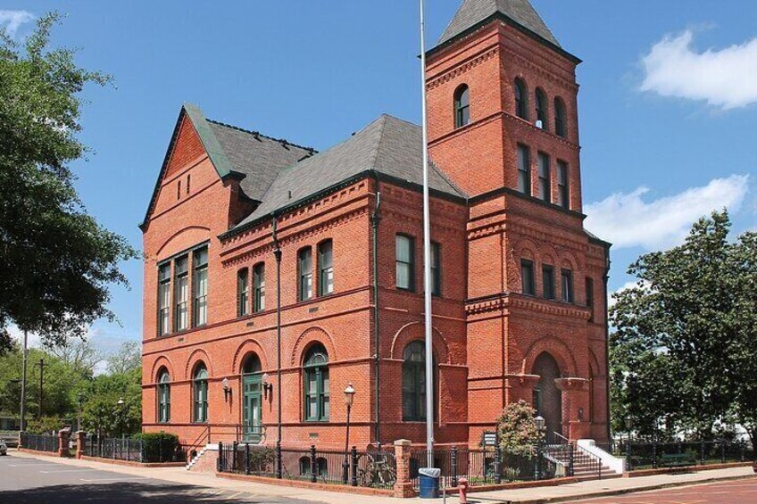 Self-Guided Jefferson Ghosts Walking Tour