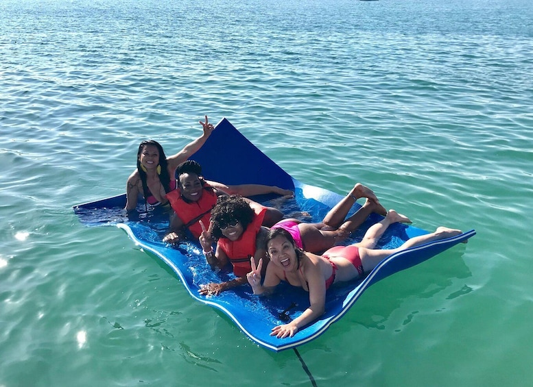 Picture 5 for Activity Miami: Power Boat and Sandbar Tour All Included