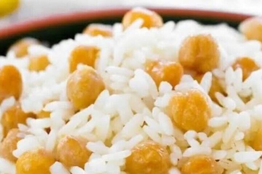 white rice with chickpeas.