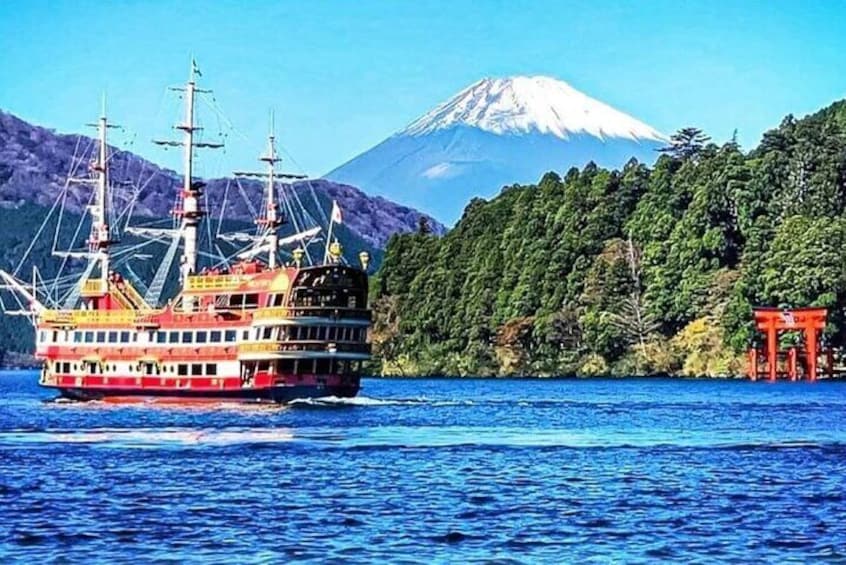 Mt. Fuji Hakone Ropeway and Oshino Hakkai Day Tour