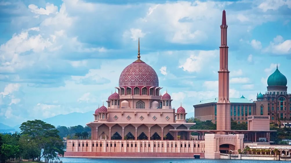 Selangor: Putrajaya and River Cruise Ticket Only