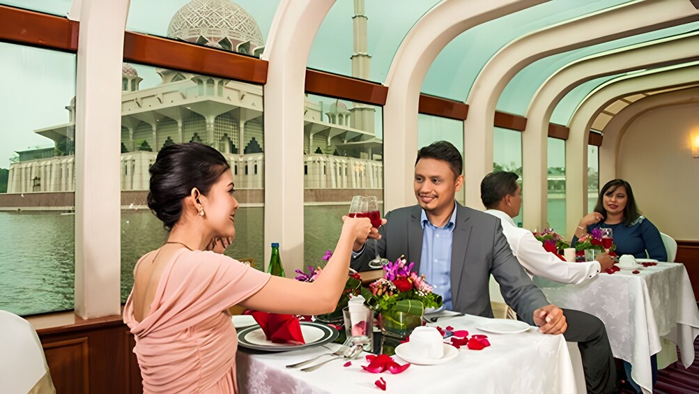 Selangor: Putrajaya and River Cruise Ticket Only