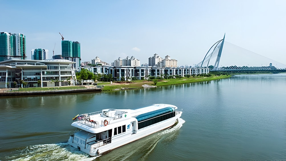 Selangor: Putrajaya and River Cruise Ticket Only