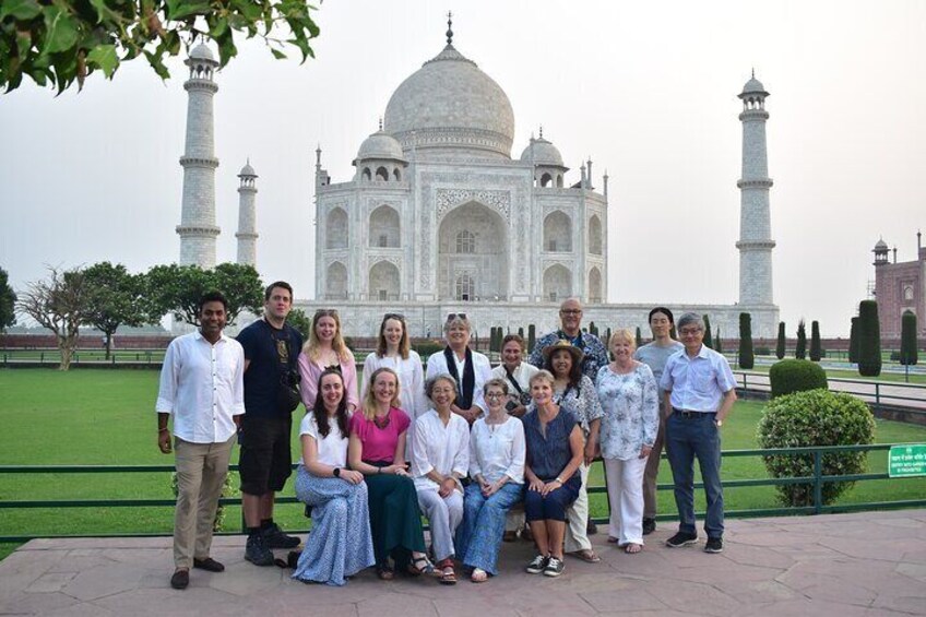 Same day Bangalore to Agra Taj Mahal Tour with Flight & Guide