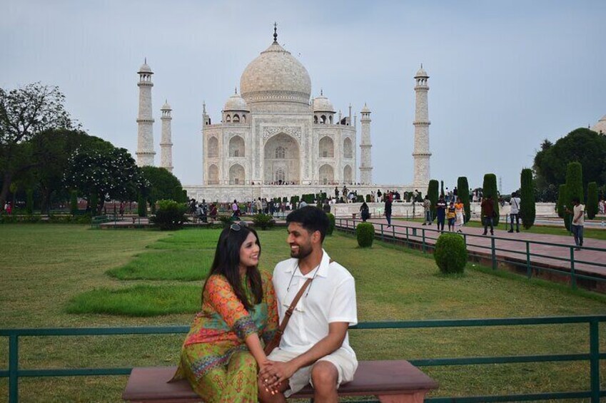 Same day Bangalore to Agra Taj Mahal Tour with Flight & Guide