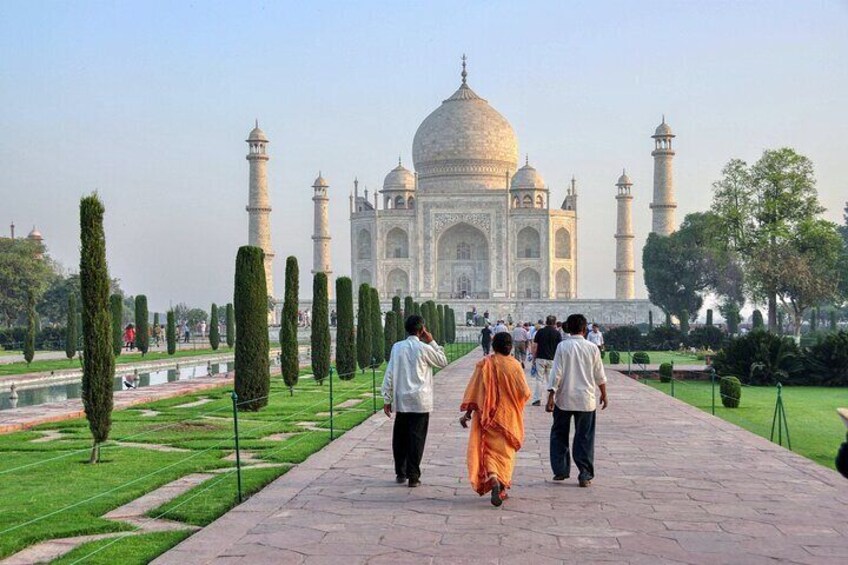 Full Day Guided Tour from Bangalore to Agra Taj Mahal with Flight