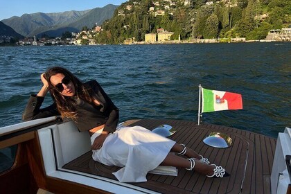 2 Hours Private Boat Tour with Prosecco