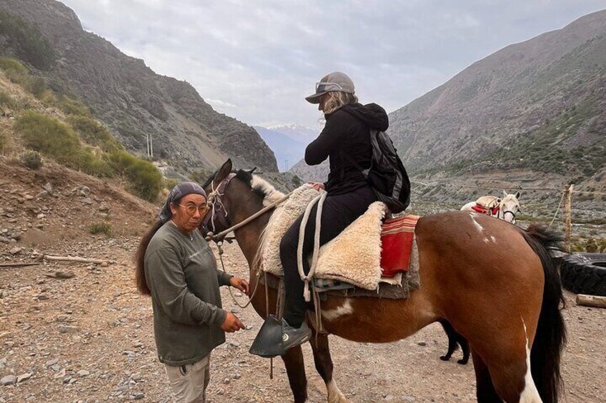 Reservoir plaster, horseback riding and Chilean lunch in Cajon del Maipo