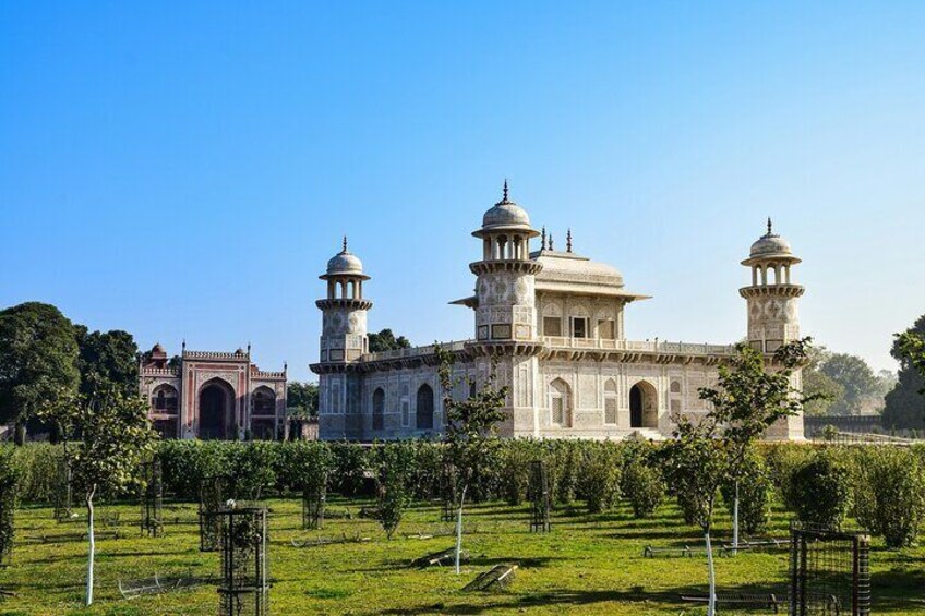 4 Days Golden Triangle Tour with Ranthambore Tiger Safari