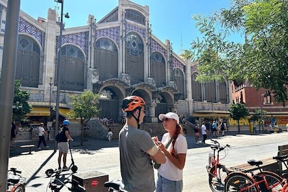 Valencia City Highlights in Guided Bike or E-Bike Tour