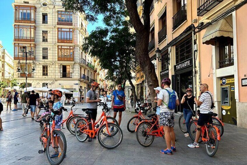 Valencia City Highlights in Guided Bike or E-Bike Tour