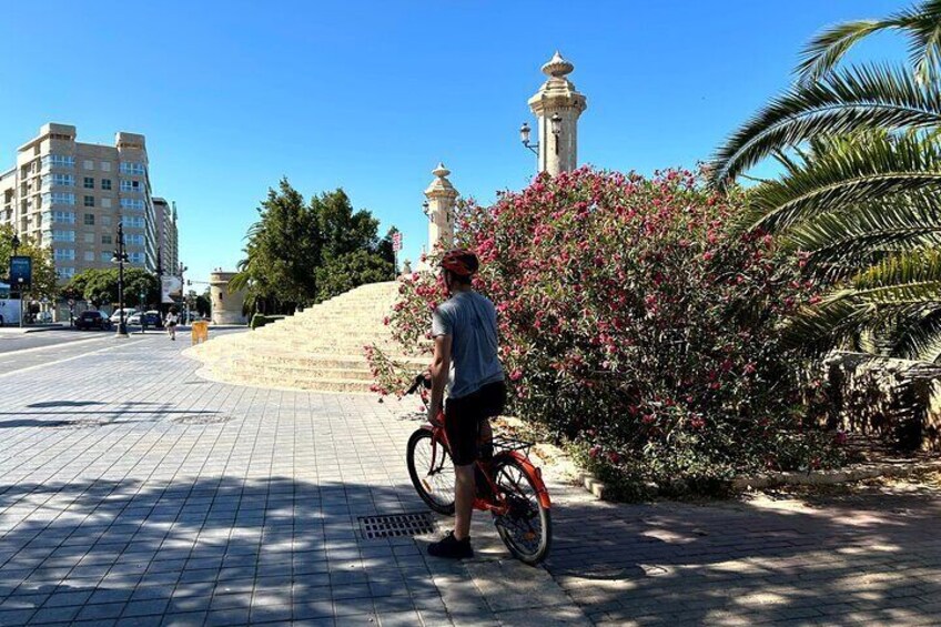 Valencia City Highlights in Guided Bike or E-Bike Tour