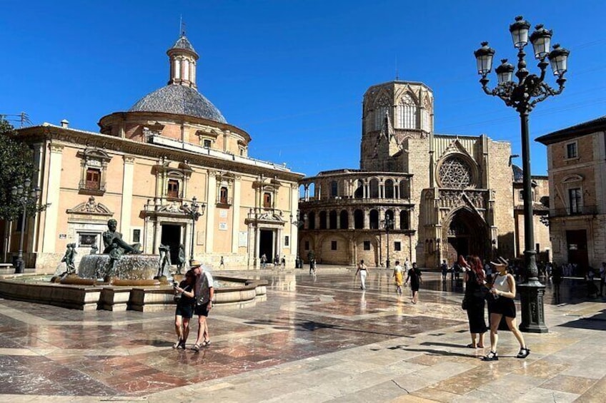 Valencia City Highlights in Guided Bike or E-Bike Tour