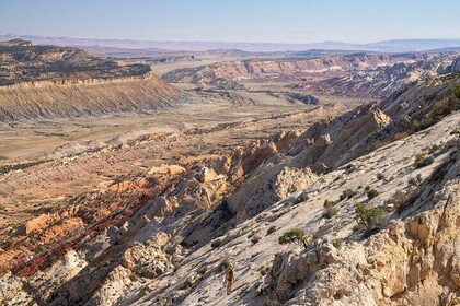 Waterpocket Fold Offroad Tour to Strike Valley Overlook