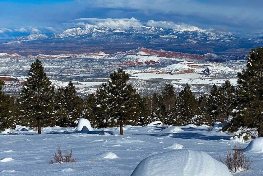 Waterpocket Fold Offroad Tour to Strike Valley Overlook