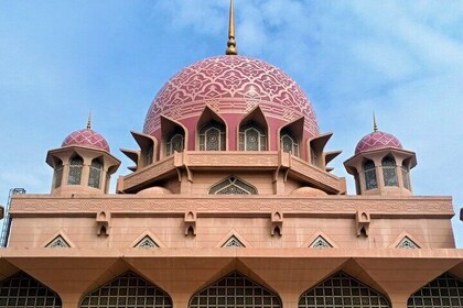 Shared Putrajaya Tour with Traditional Boat Cruise & Pink Mosque