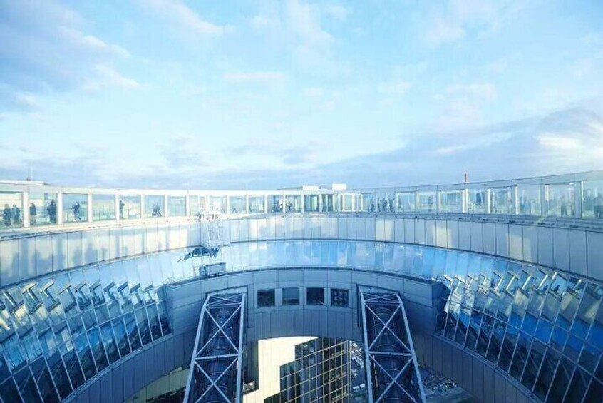 Enjoy a 360° view of Osaka 173 meters above ground on the 40th floor of the Umeda Sky Building