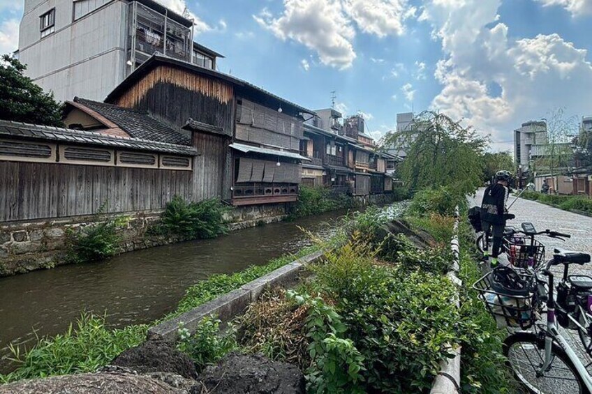 Small Group E-bike Cycling Tour in Kyoto