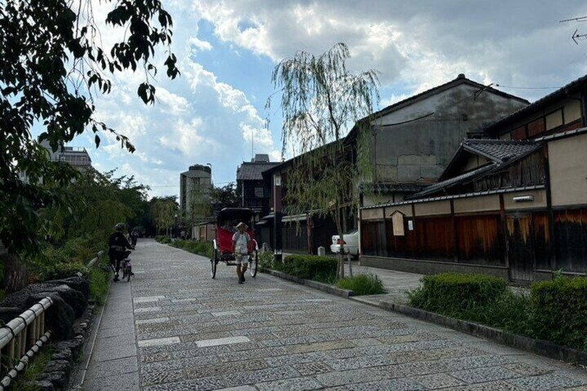 Small Group E-bike Cycling Tour in Kyoto