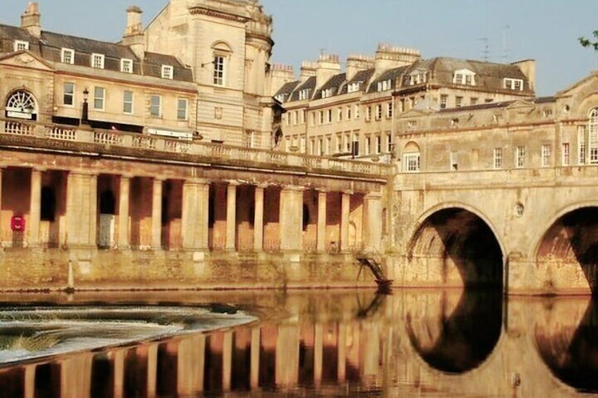 River Avon , Pulteney Bridge , Bath 