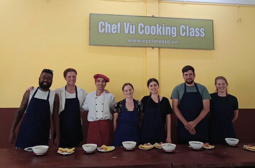 Ho Chi Minh City: Cooking class with Cyclo Resto Restaurant