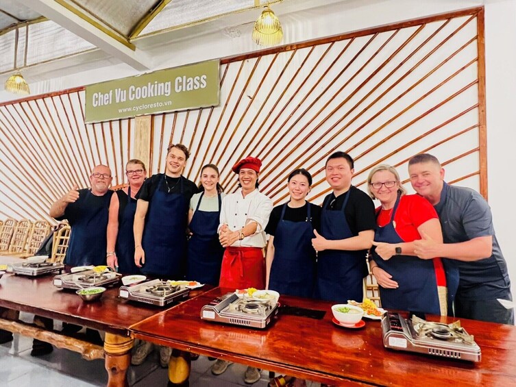 Ho Chi Minh City: Cooking class with Cyclo Resto Restaurant